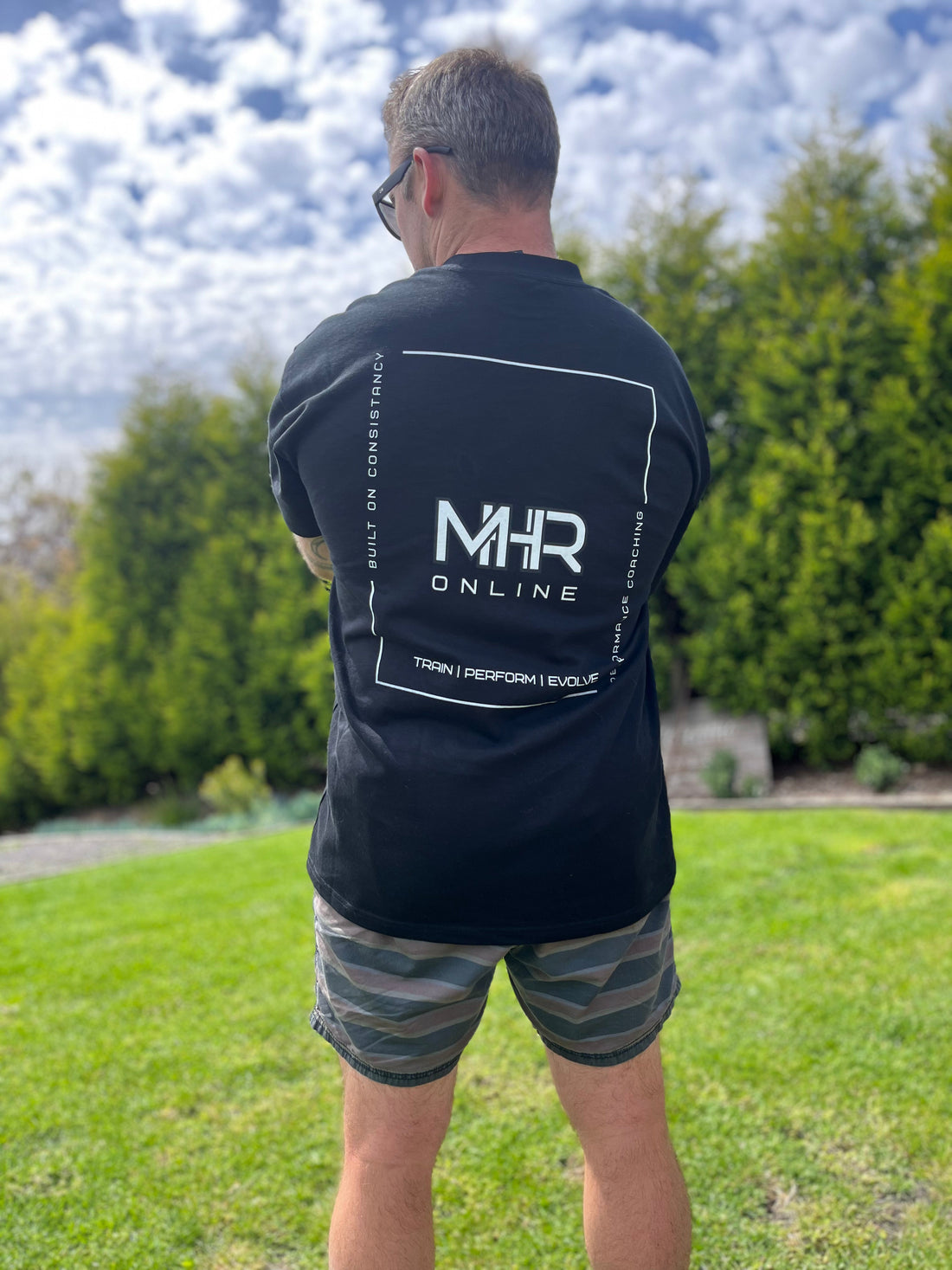 How to Balance Life and Training: Why the Middle Ground Is Where Real Progress Happens